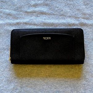 Tumi Zip Around wallet
